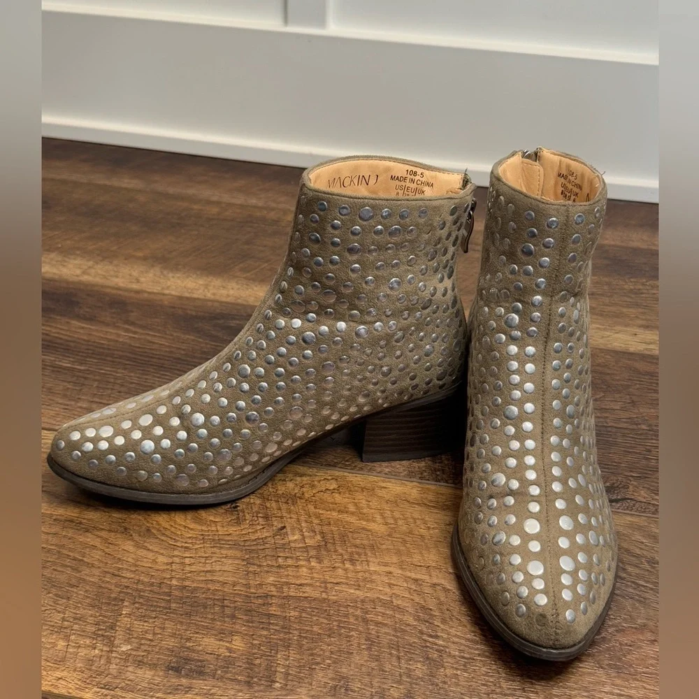 Mackin J Women's Silver Studded Taupe Brown Heeled Ankle Boots Size 8 CT - Picture 8 of 8
